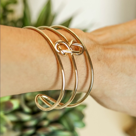Gold Wire Knot Bangle Bracelet - Picture 1 of 5